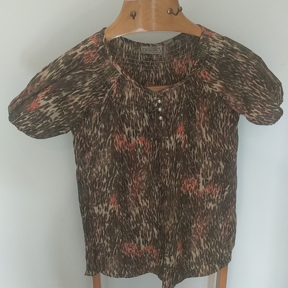 ART AND SOUL WOMEN SMALL SHIRT  NWT